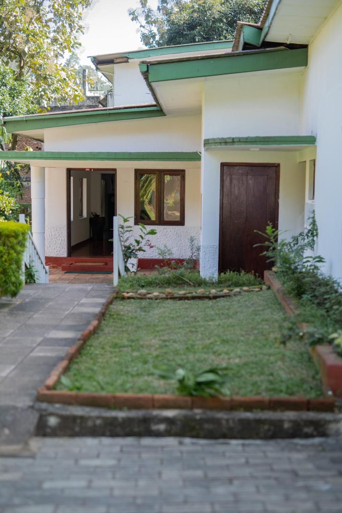 Kandy Boutique Villa By Fortuna Bungalows Екстериор снимка